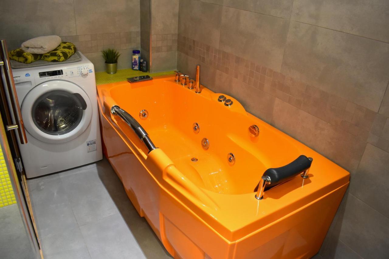 New Central Rooftop With Private Wellness, Sauna & Whirlpool Bath 프라하 외부 사진