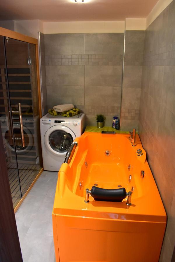 New Central Rooftop With Private Wellness, Sauna & Whirlpool Bath 프라하 외부 사진